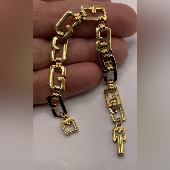Vintage Signed Givenchy Gold Tone Logo G's Chain Link Statement Bracelet - Picture 10 of 11